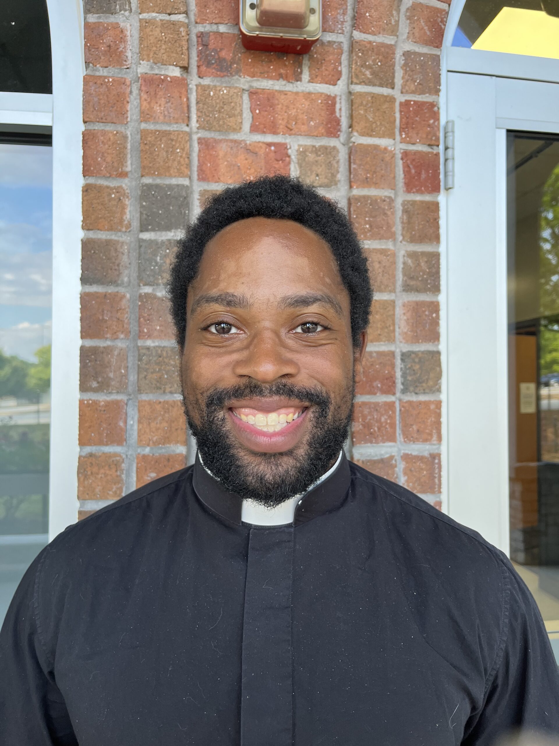 Rev. Avery Daniel : Parochial Vicar